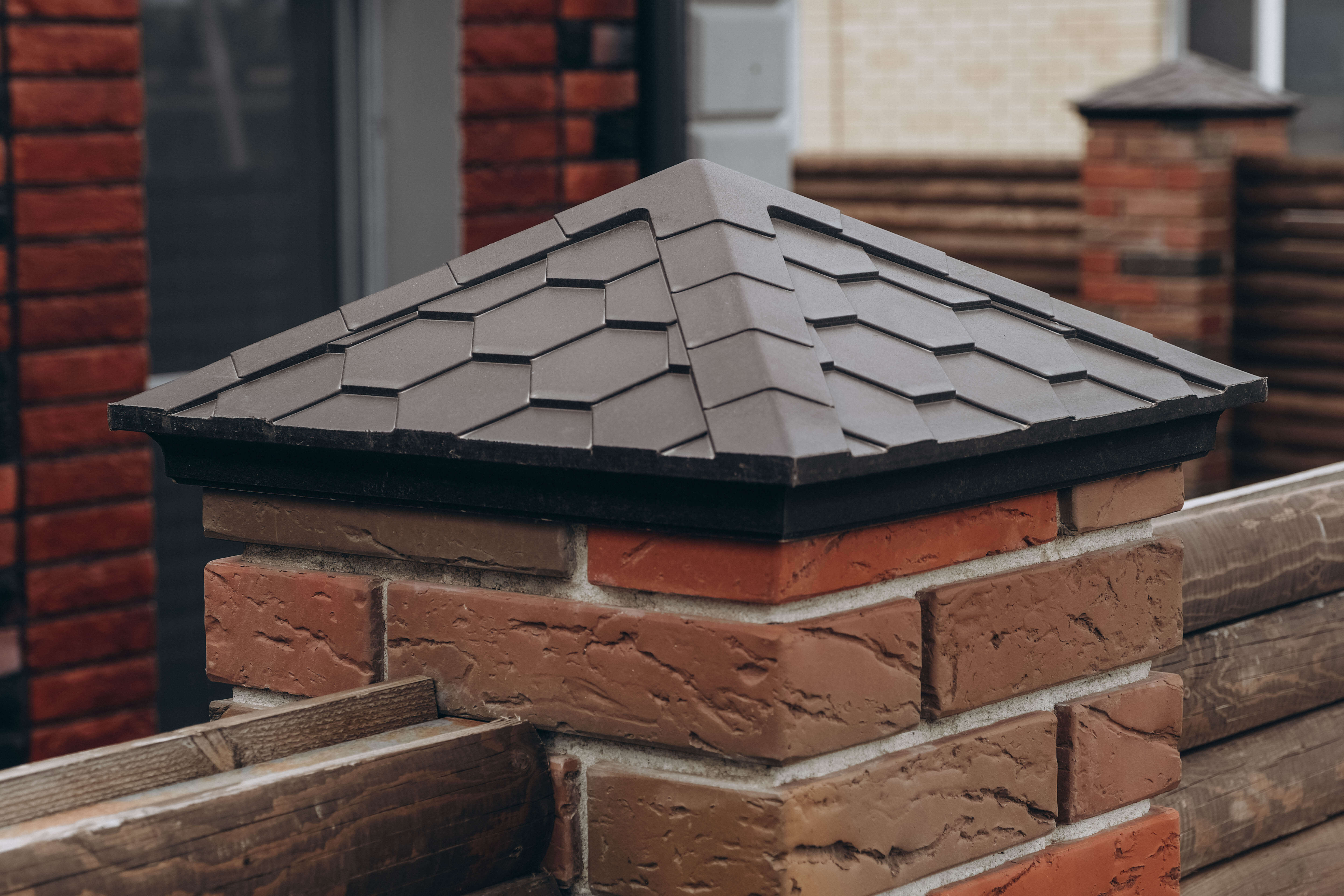 Колпак Zking Эверест Коричневый на столб 1.5х1.5 кирпича (390х390мм) в Каменске-Уральском фото